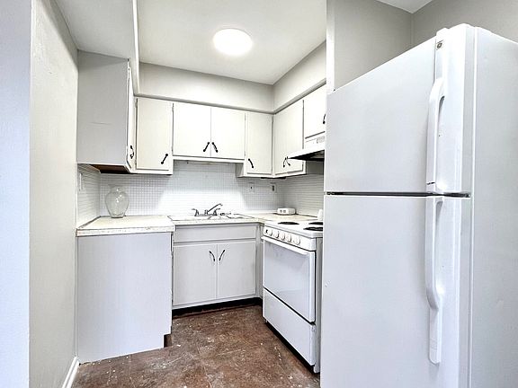 4th image of 3600 W Main St #51