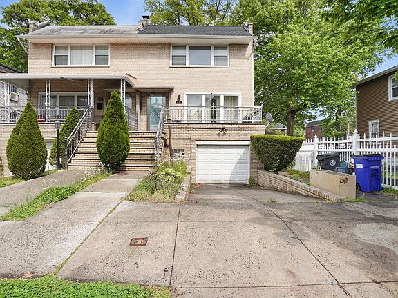 2nd image of 2436 Seymour Avenue