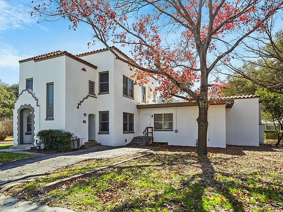 3rd image of 326 E Mistletoe Ave #2