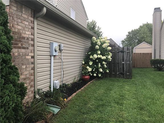 2nd image of 1184 Jasmine Dr