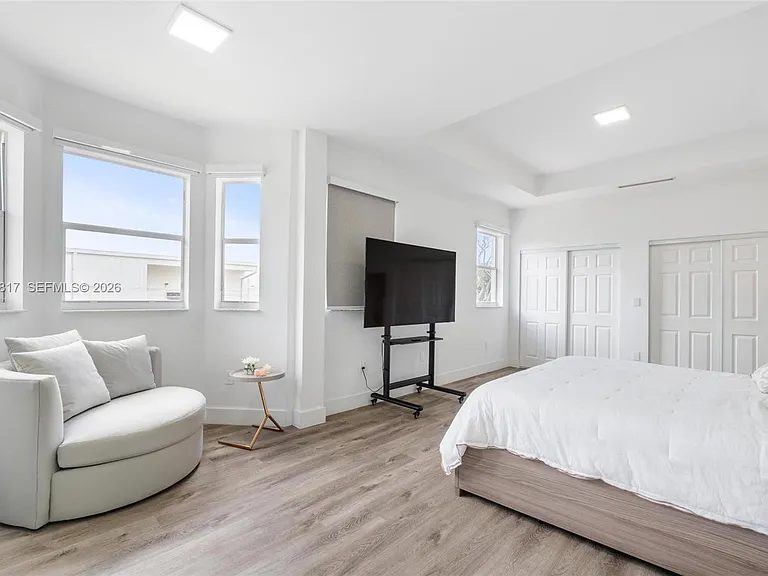 20436 SW 89th Ave — Photo 11