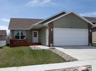 657 Earleen St, Rapid City, SD 57701