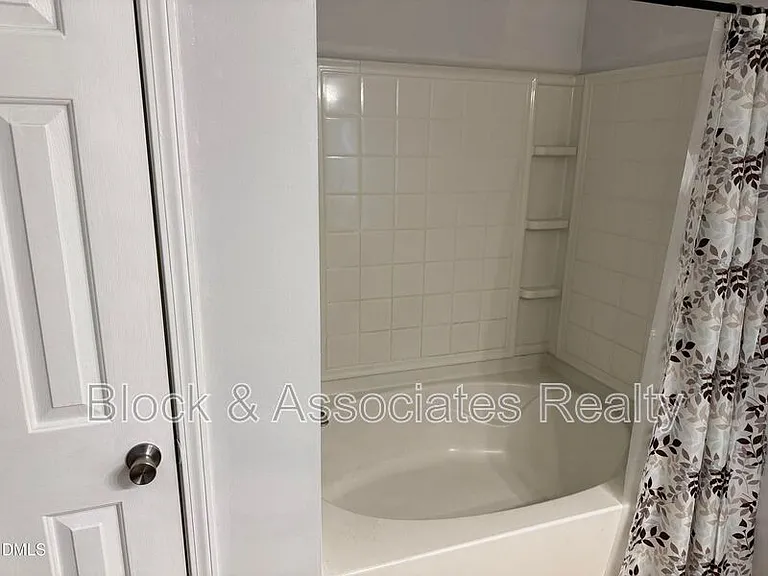 108 Poppy Hills Ct — Photo 14
