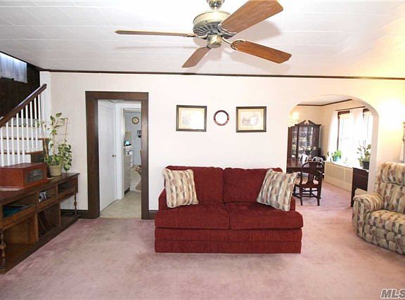 5th image of 233 Maple Ave