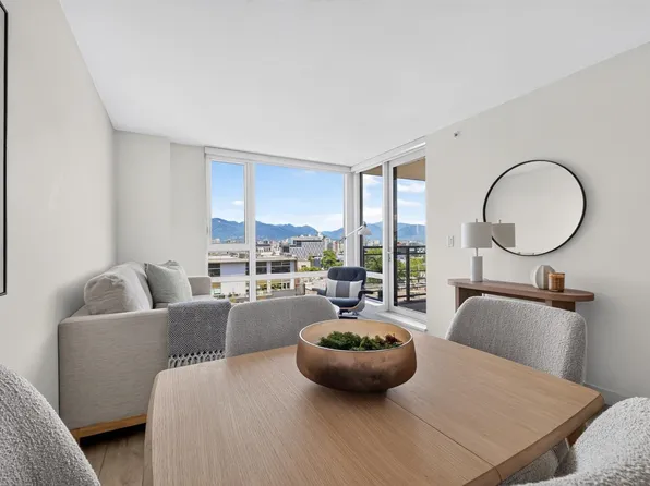 238 Broadway W #707, Vancouver, BC V5Y 0L2