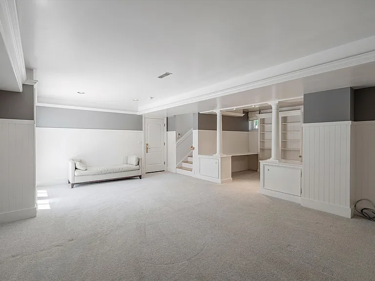 13621 Burke Rd — Photo 17