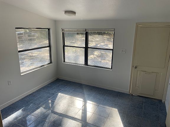 5th image of 10522 Akers Dr S