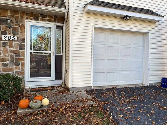2nd image of 205 Amblewood Way