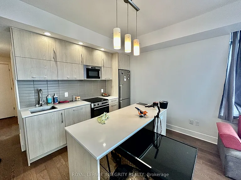 255 Bay St #910 — Photo 11