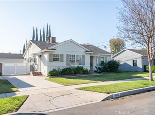 19218 Schoolcraft St, Reseda, CA 91335