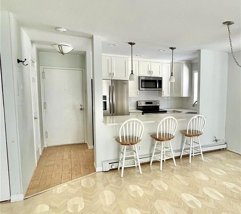 1st image of 605 Kemeys Ave