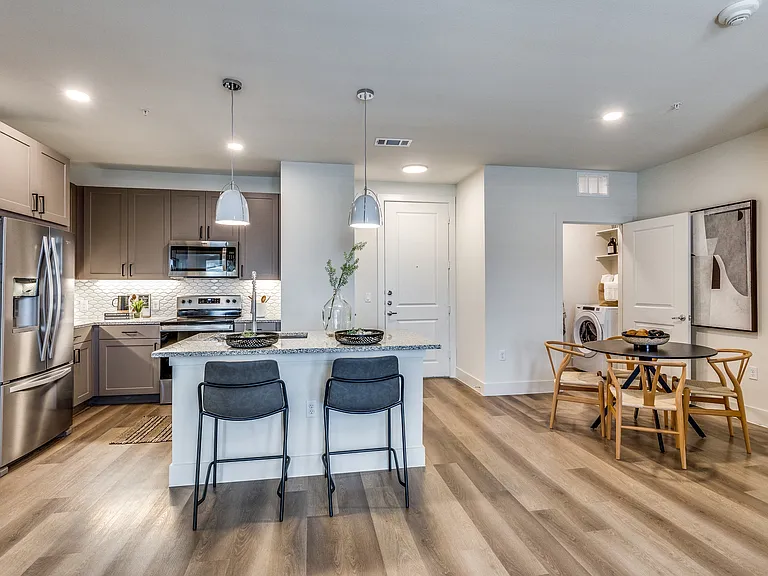 Aura Southgate Apartments — Photo 1