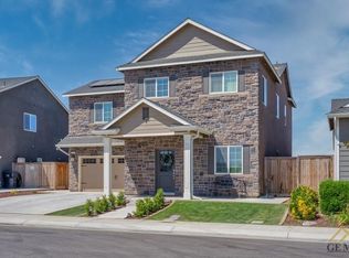 3703 Evergreen Village Ln, Shafter, CA 93263