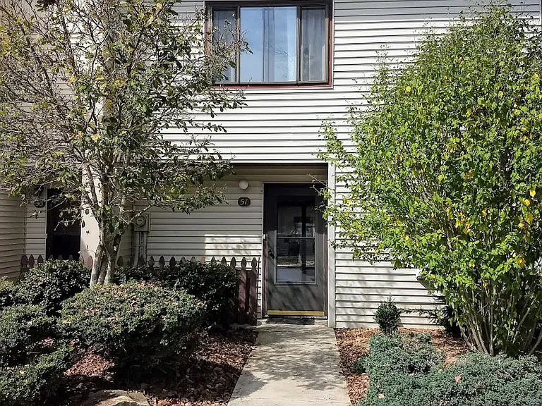 51 Wilshire Heights Dr #1 — Photo 1