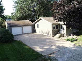 1602 W 10th St, Storm Lake, IA 50588
