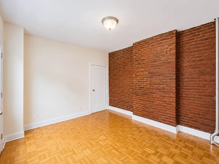 228 W 25th St #2LL — Photo 5