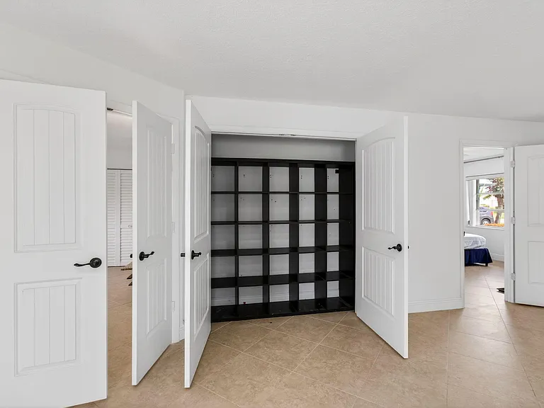 6038 Lasalle Rd — Photo 42
