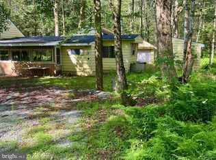 20 Yellow Feather Path, Gouldsboro, PA 18424