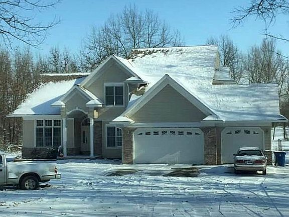 2nd image of 9819 Honeysuckle Ln