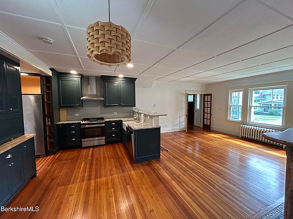 2nd image of 40 Edward Ave
