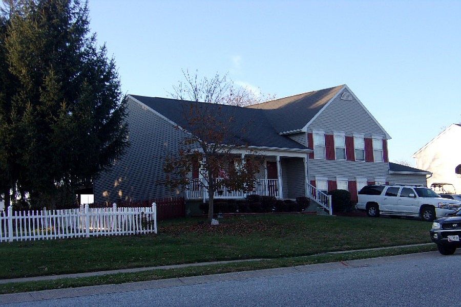 2nd image of 102 Baumgardner Ave