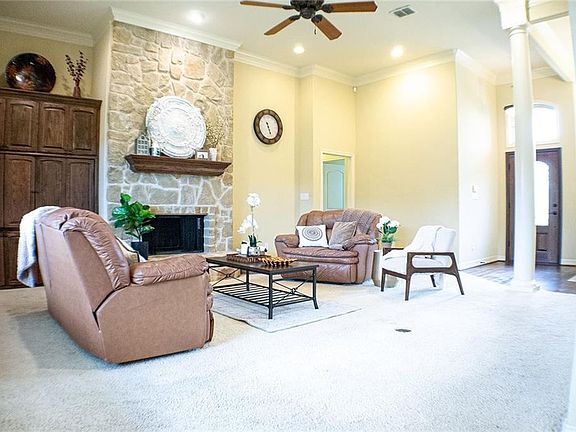 5th image of 331 Canterbury Dr