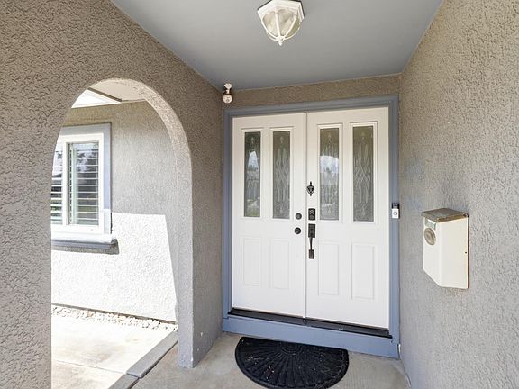 4th image of 3555 Woodglade Ct