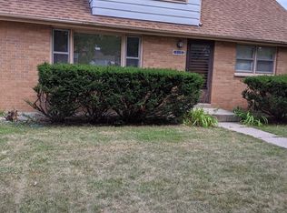 815 Muirfield Ave #1, Waukegan, IL 60085