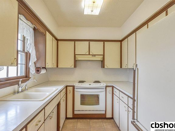 5th image of 3951 Stephanie Ln
