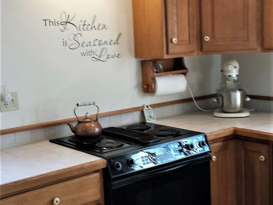 2nd image of 10059 Lakeside Dr