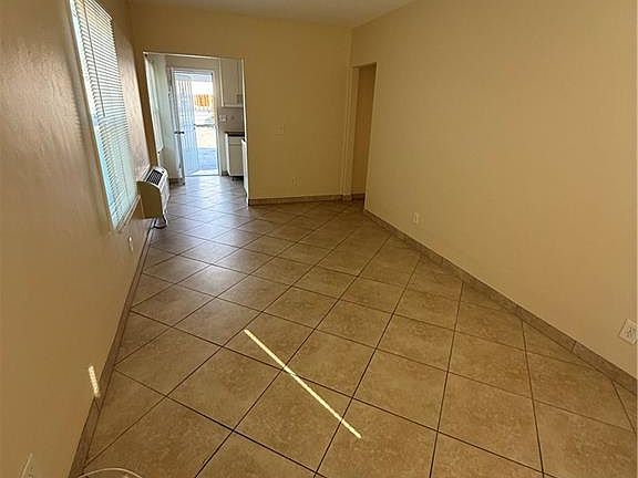 5th image of 1214 S Primrose Ave
