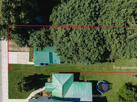 2nd image of 20 William St S