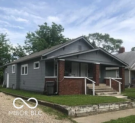 833 N Gladstone Ave — Photo 3