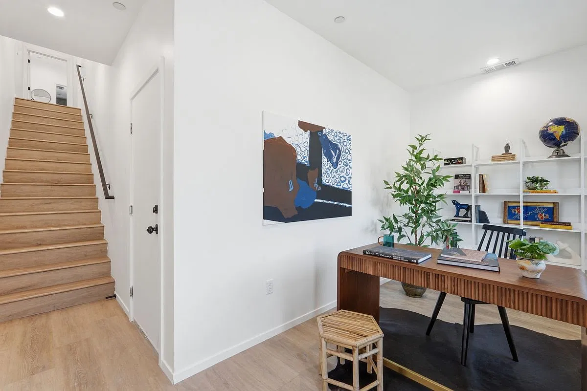3 bed, 4.0 bath, 1895 sqft, $4,355 — Photo 4