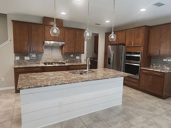 5th image of 250 Watervale Dr
