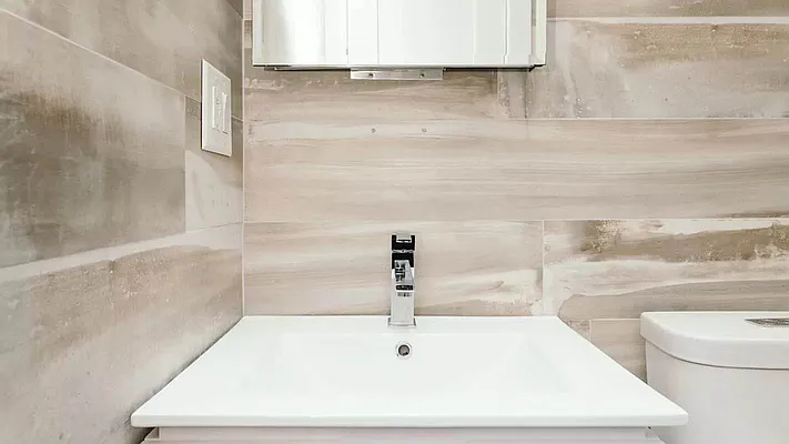 Rented by Nooklyn NYC LLC | media 21