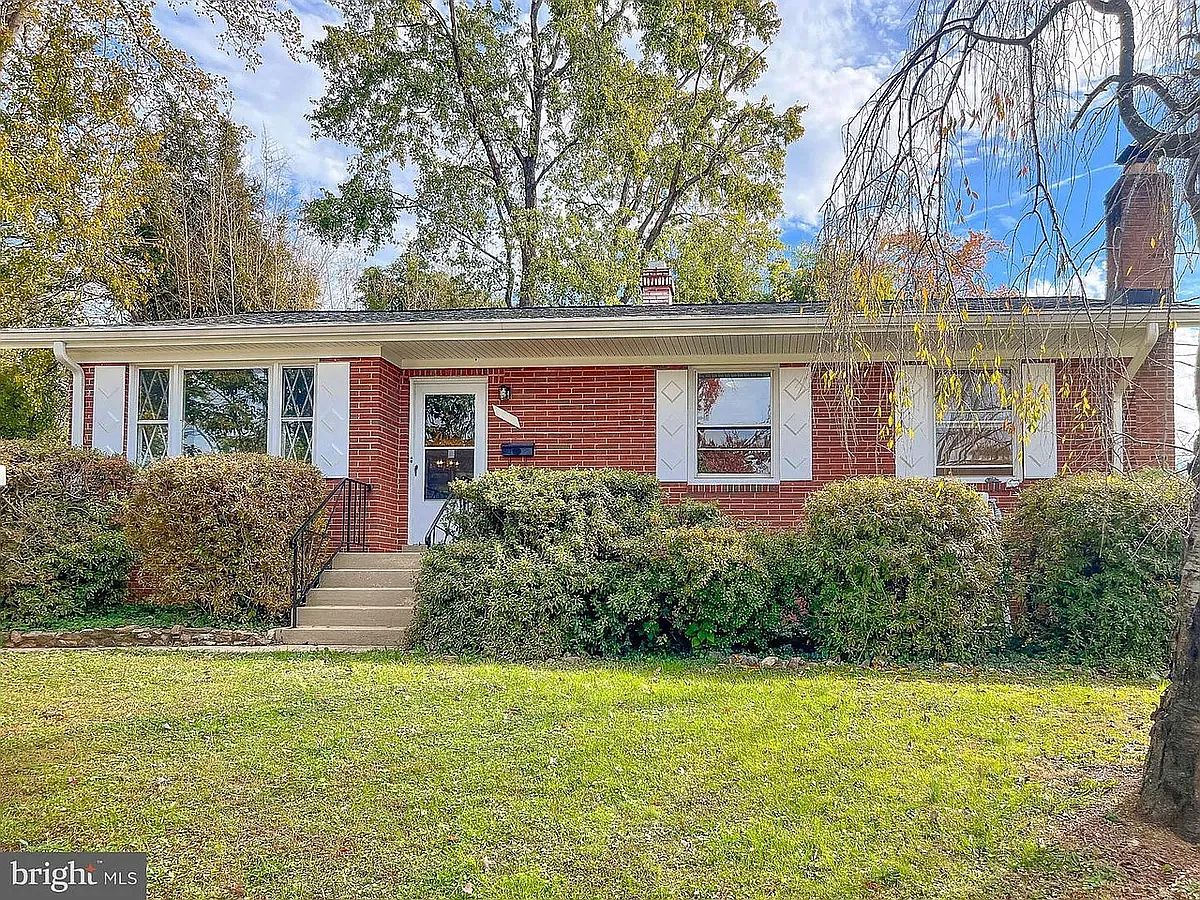 3 bed, 1200 sqft, $3,200 — Photo 1