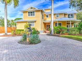 8823 Fishermens Bay Dr, Sarasota, FL 34231