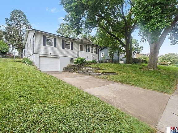 3rd image of 8919 Valley St