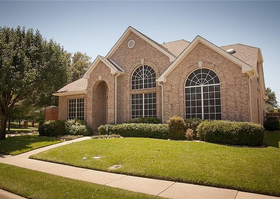 1st image of 8601 Elm Valley Dr
