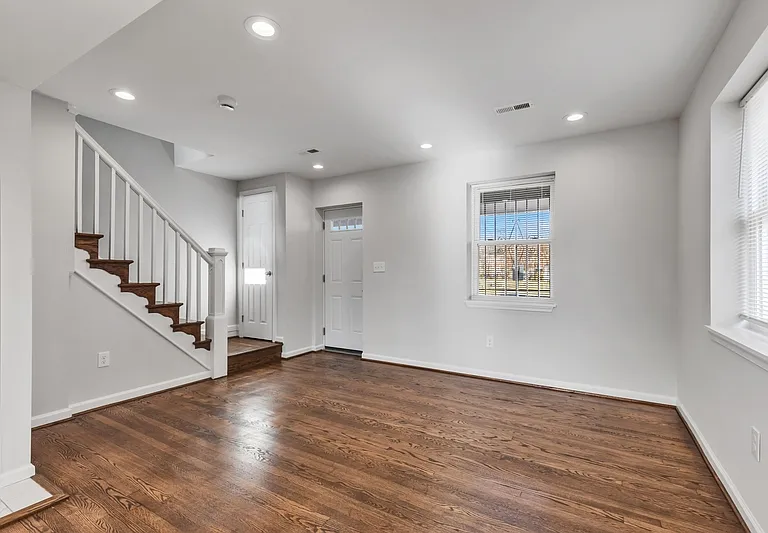 2301 Riggs Ave — Photo 4