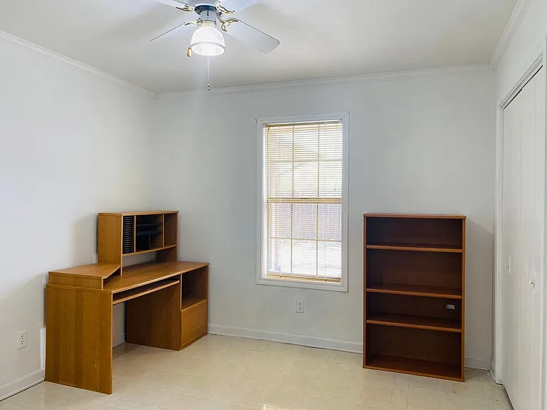 114 Saint Nicholas Dr — Photo 17