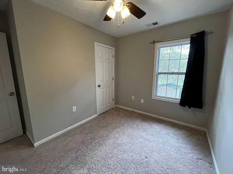202 Carroll Dr — Photo 10