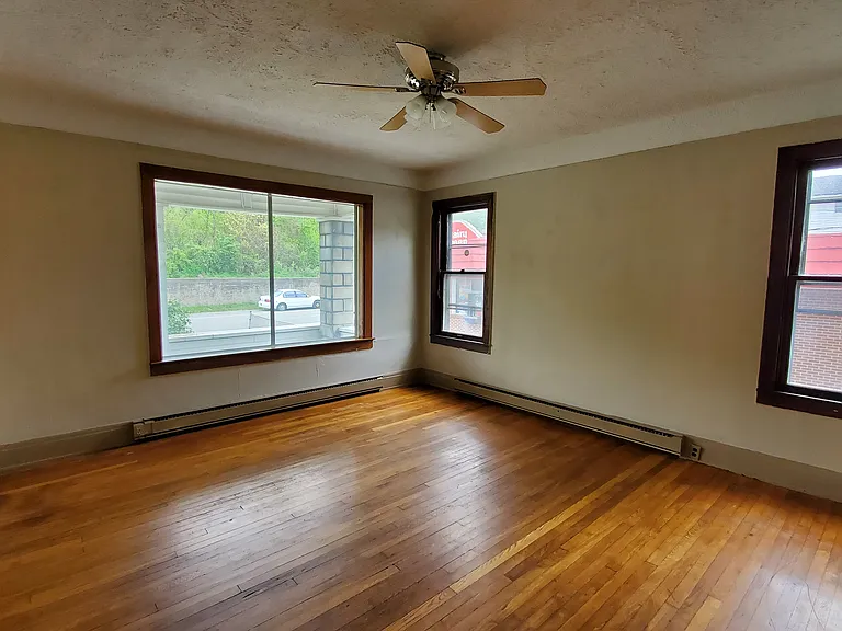 1905 Bluefield Ave — Photo 5