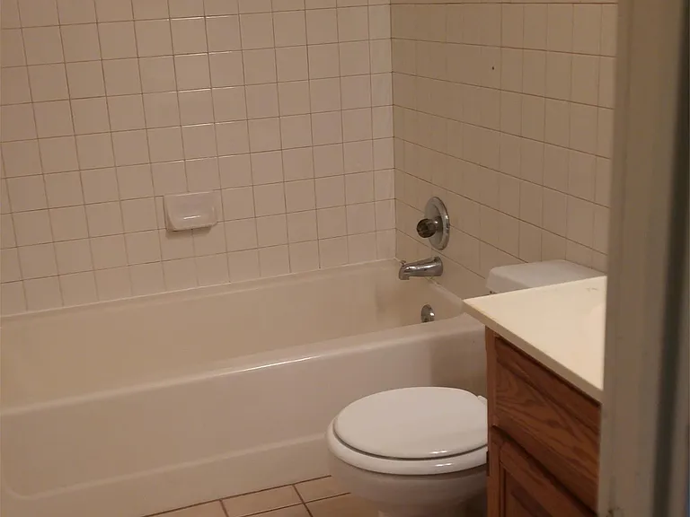 4811 Forest Ave — Photo 6