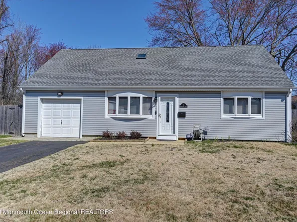 1 Hemingway Drive, Hazlet, NJ 07730