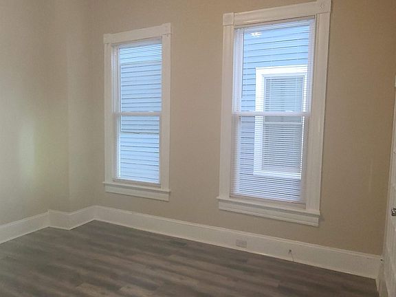 4th image of 113 Saint James Ave #1