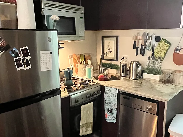 516 E 6th St #5C — Photo 6