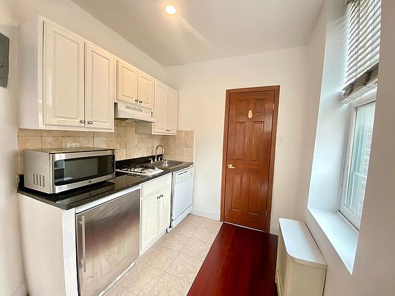 3rd image of 26 7th Ave S #3F