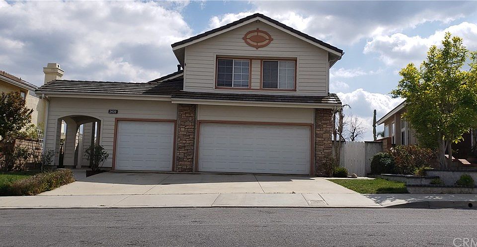 1st image of 2439 Canyon Terrace Dr